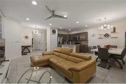 4812 NW 48th Ter, Tamarac, FL 33319 - Photo 4