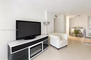 8870 Fontainebleau Blvd, Miami, FL 33172 - Photo 4