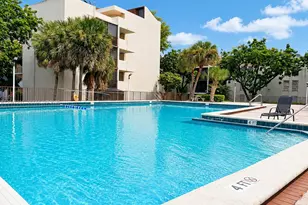 8870 Fontainebleau Blvd, Miami, FL 33172 - Photo 24