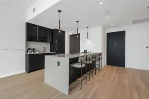20 NE 11th St, Miami, FL 33132 - Photo 4