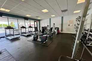 3675 N Country Club Dr, Aventura, FL 33180 - Photo 38