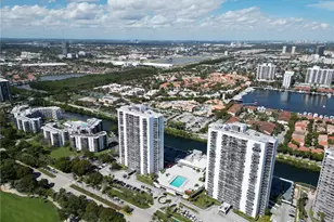 3675 N Country Club Dr, Aventura, FL 33180 - Photo 22