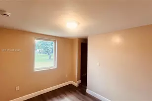 32 NE 169th St, North Miami Beach, FL 33162 - Photo 6