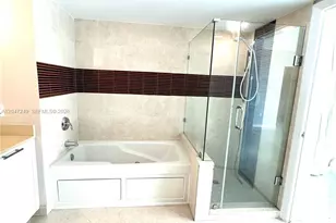 1800 N Bayshore Dr, Miami, FL 33132 - Photo 16