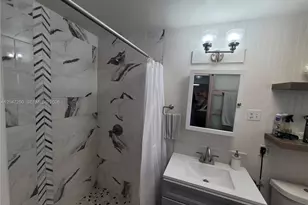 6691 W 15th Ct, Hialeah, FL 33012 - Photo 8