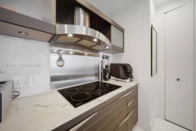 200 Biscayne Boulevard Way #5110, Miami, FL 33131 - Photo 16