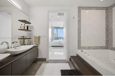 200 Biscayne Boulevard Way #5110, Miami, FL 33131 - Photo 28
