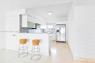 601 NE 36th St, Miami, FL 33137 - Photo 14