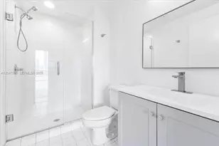 601 NE 36th St, Miami, FL 33137 - Photo 10