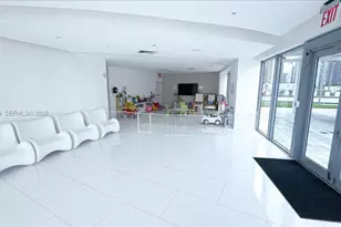 601 NE 36th St, Miami, FL 33137 - Photo 20