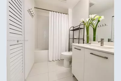151 SE 1st St #1602, Miami, FL 33131 - Photo 10