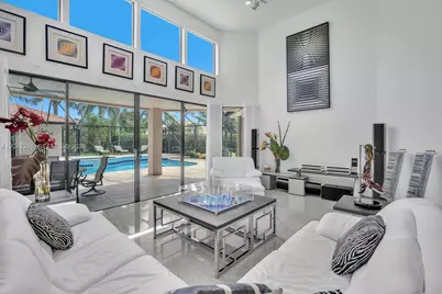 392 Coconut Cir, Weston, FL 33326 - Photo 14