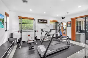 392 Coconut Cir, Weston, FL 33326 - Photo 46