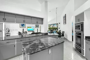 392 Coconut Cir, Weston, FL 33326 - Photo 18