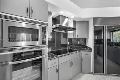 392 Coconut Cir, Weston, FL 33326 - Photo 22