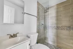 18100 NW 7th Pl, Miami Gardens, FL 33169 - Photo 14
