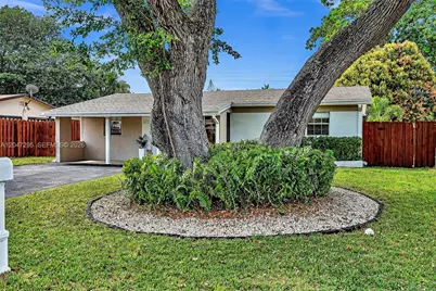 4633 SW 28th Ave, Dania Beach, FL 33312 - Photo 2