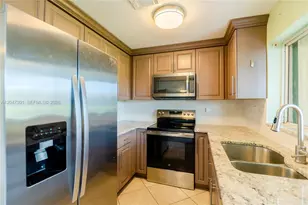 9803 NW 37th St, Sunrise, FL 33351 - Photo 10