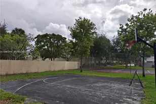 9803 NW 37th St, Sunrise, FL 33351 - Photo 52