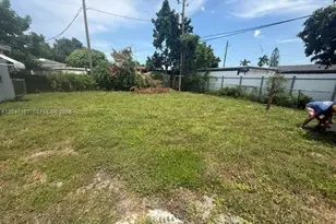 790 E 6th Pl, Hialeah, FL 33010 - Photo 8