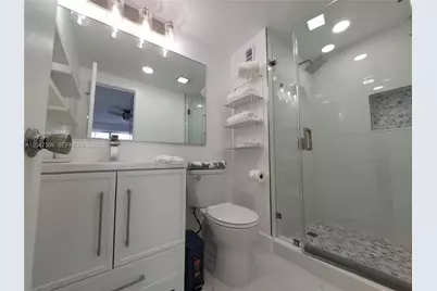 400 Golden Isles Dr #47, Hallandale Beach, FL 33009 - Photo 10
