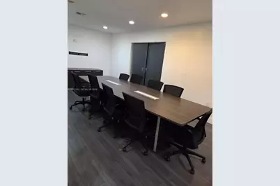 7274 NW 70th St, Miami, FL 33166 - Photo 2