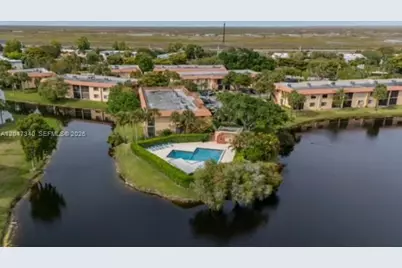 182 Lakeview Dr #204, Weston, FL 33326 - Photo 2