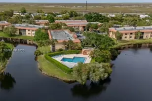 182 Lakeview Dr, Weston, FL 33326 - Photo 2