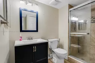182 Lakeview Dr, Weston, FL 33326 - Photo 28