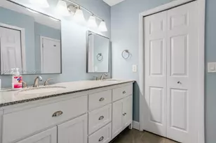 182 Lakeview Dr, Weston, FL 33326 - Photo 16