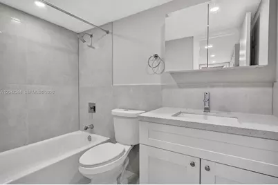10080 NW 9th St Cir #204, Miami, FL 33172 - Photo 4