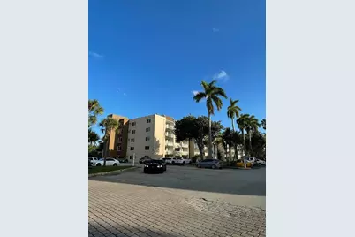 6950 Miami Gardens Dr #2-312A, Hialeah, FL 33015 - Photo 1