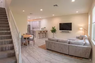 4022 Long Leaf Ln, Hollywood, FL 33021 - Photo 2