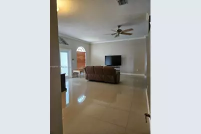 2635 SE 4th Pl, Homestead, FL 33033 - Photo 4