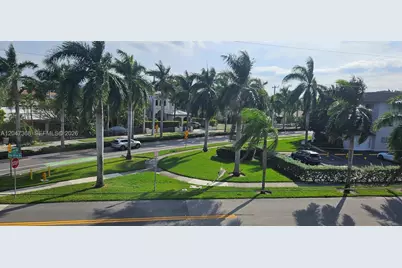 300 Layne Blvd #313, Hallandale Beach, FL 33009 - Photo 2