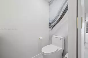 555 NE 15th St, Miami, FL 33132 - Photo 18
