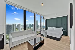 20 NE 11th St, Miami, FL 33132 - Photo 1