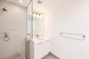 92 SW 3rd St, Miami, FL 33130 - Photo 10