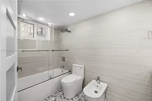 2457 Collins Ave, Miami Beach, FL 33140 - Photo 10