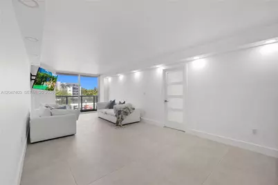 2457 Collins Ave #201, Miami Beach, FL 33140 - Photo 14
