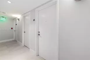 2457 Collins Ave, Miami Beach, FL 33140 - Photo 18