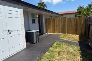 206 NE 1st Ct, Dania Beach, FL 33004 - Photo 16