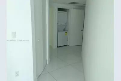 55 SE 6th St #2807, Miami, FL 33131 - Photo 4