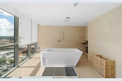 900 Biscayne Blvd #4205, Miami, FL 33132 - Photo 20