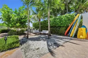 2457 Collins Ave, Miami Beach, FL 33140 - Photo 20