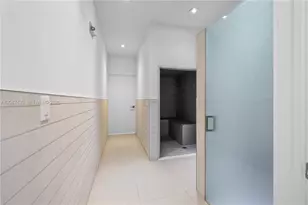 2457 Collins Ave, Miami Beach, FL 33140 - Photo 22