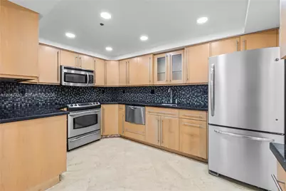 2457 Collins Ave #406, Miami Beach, FL 33140 - Photo 10