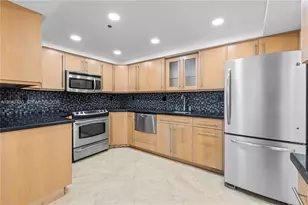 2457 Collins Ave, Miami Beach, FL 33140 - Photo 10