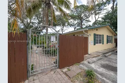 716 SW 14th Ave #3, Fort Lauderdale, FL 33312 - Photo 1
