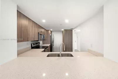 2555 Collins Ave #706, Miami Beach, FL 33140 - Photo 16